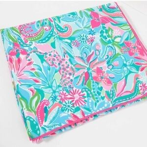 LILLY Pulitzer lounge Beach towel